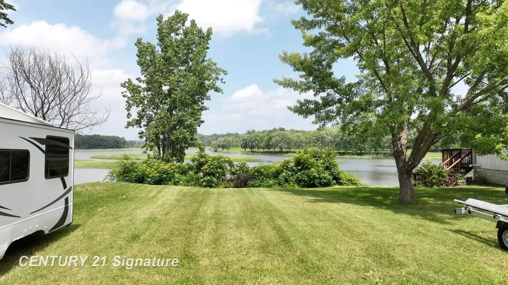5848 N Lake Drive Edenville Township MI 48657
