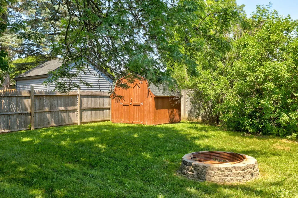 3405 Voight Place Saginaw Charter Township MI 48603
