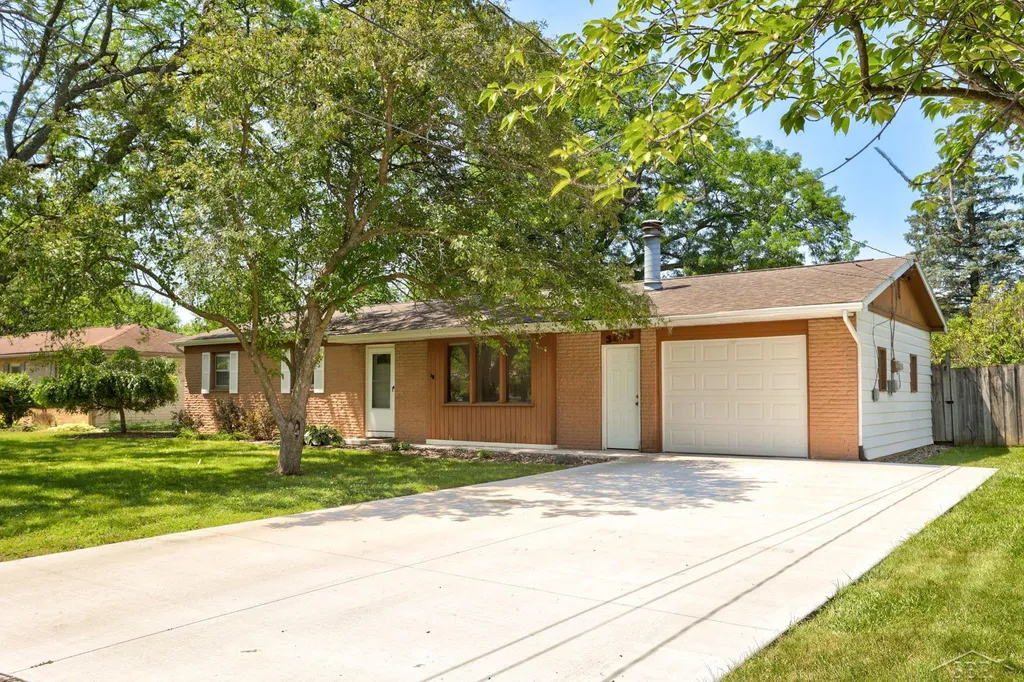3405 Voight Place Saginaw Charter Township MI 48603