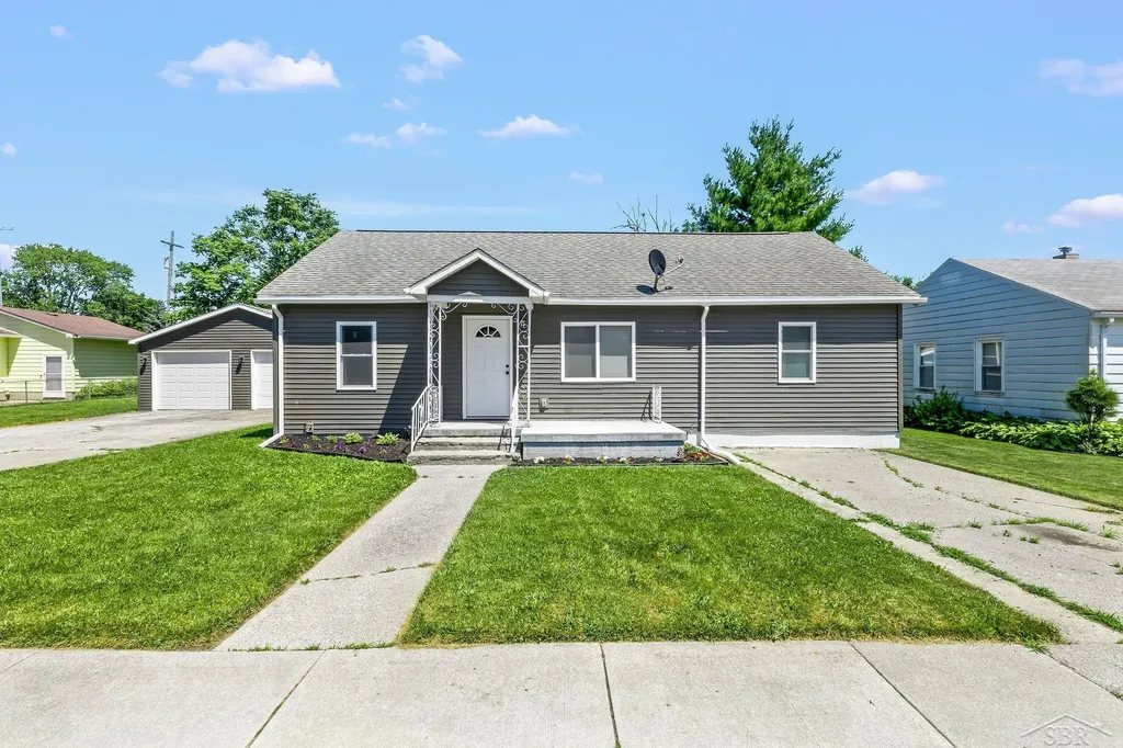 305 Braddock Street Bay City City MI 48708