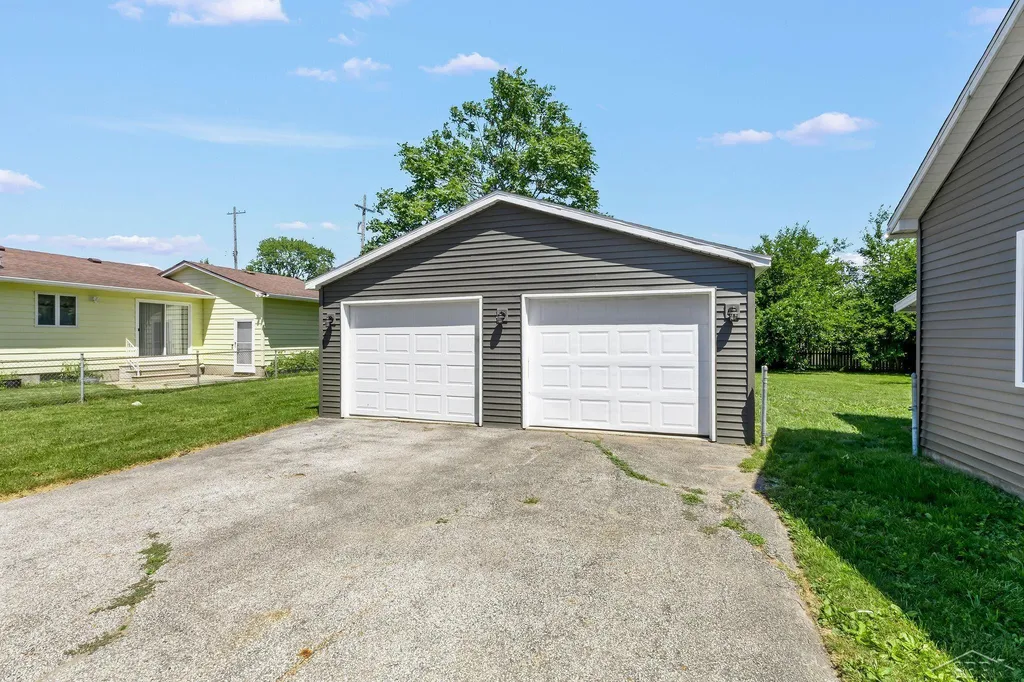 305 Braddock Street Bay City City MI 48708