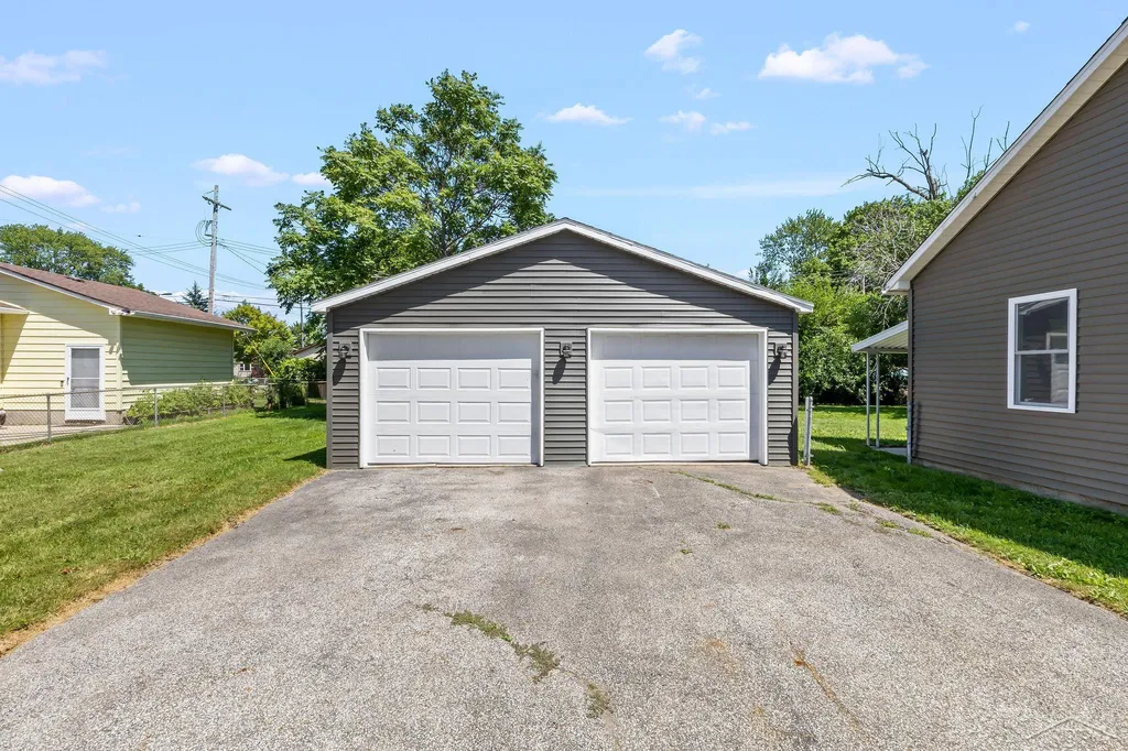 305 Braddock Street Bay City City MI 48708