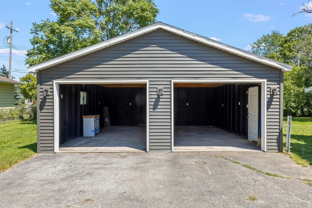 305 Braddock Street Bay City City MI 48708