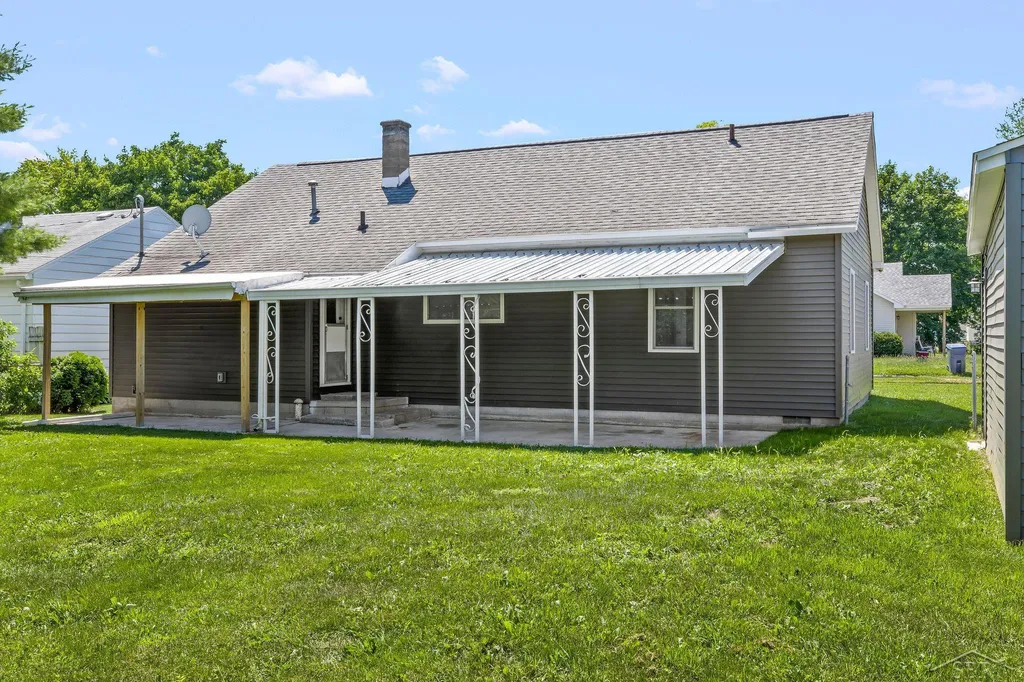 305 Braddock Street Bay City City MI 48708