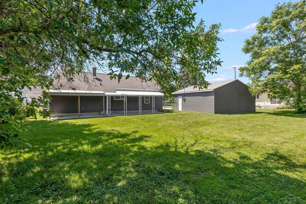 305 Braddock Street Bay City City MI 48708