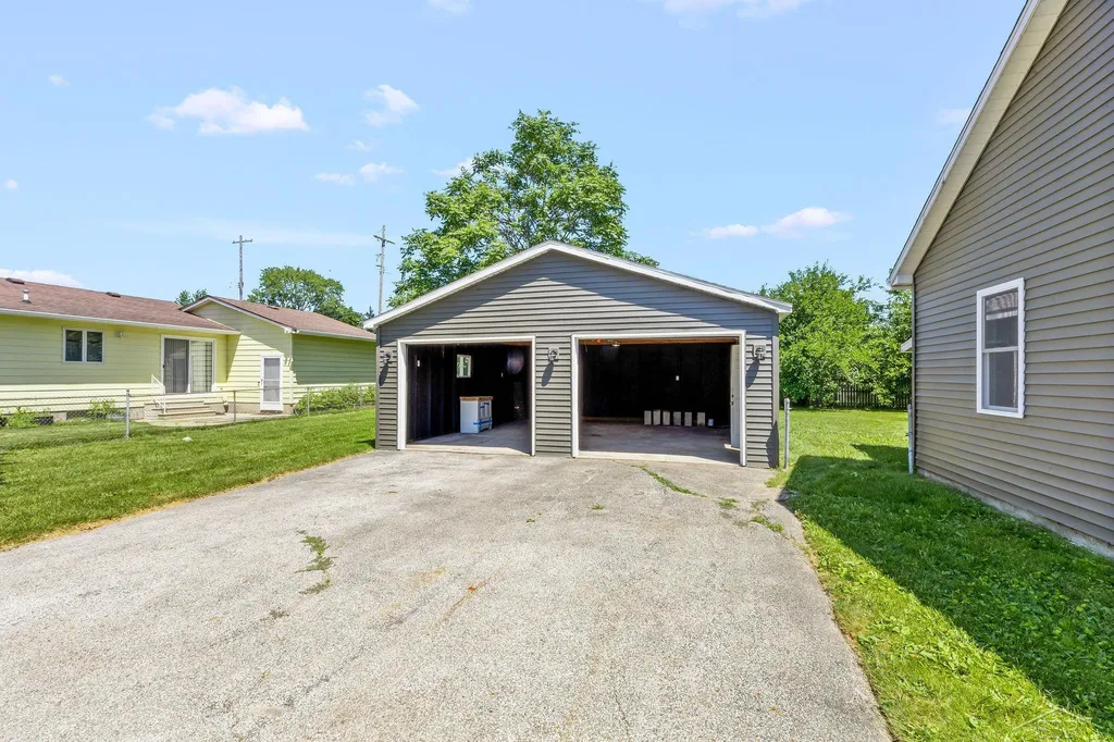 305 Braddock Street Bay City City MI 48708