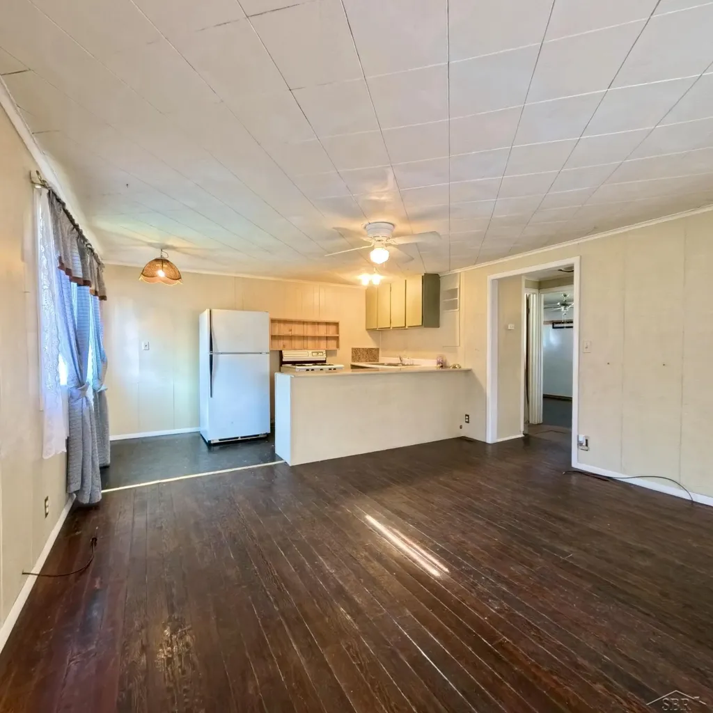 214 E Division Avenue Oscoda Charter Township MI 48750