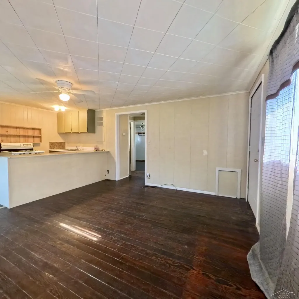 214 E Division Avenue Oscoda Charter Township MI 48750