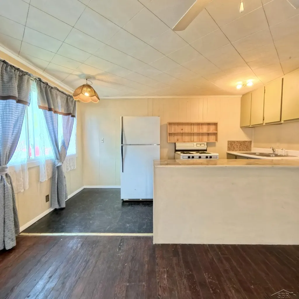 214 E Division Avenue Oscoda Charter Township MI 48750