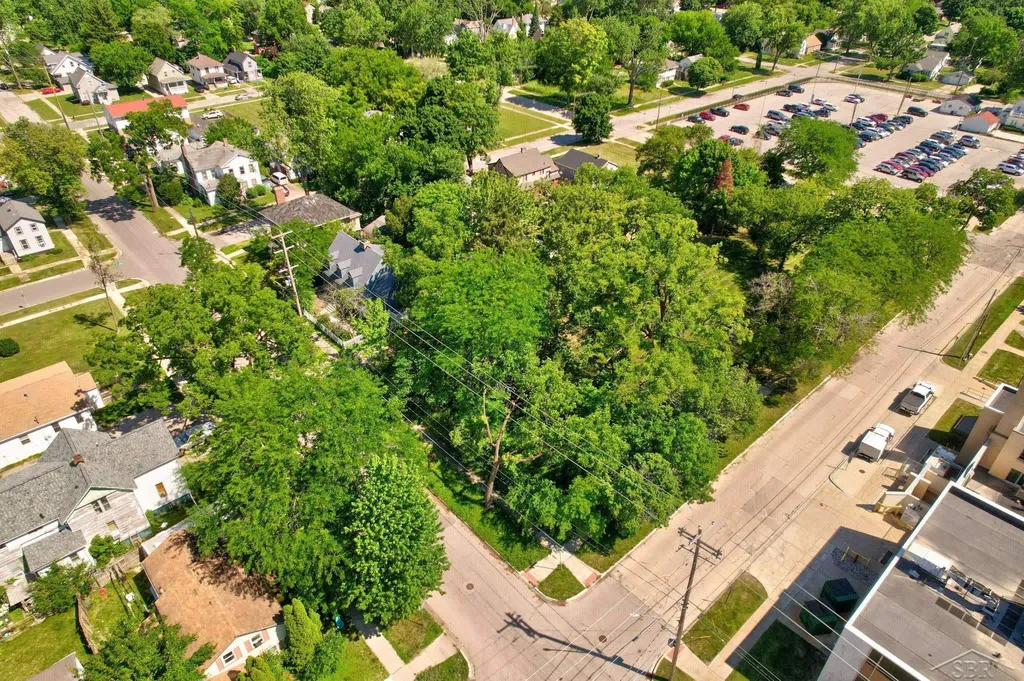 614 Madison Street Saginaw City MI 48602