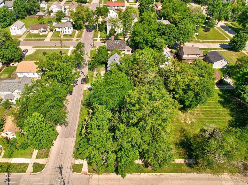 614 Madison Street Saginaw City MI 48602