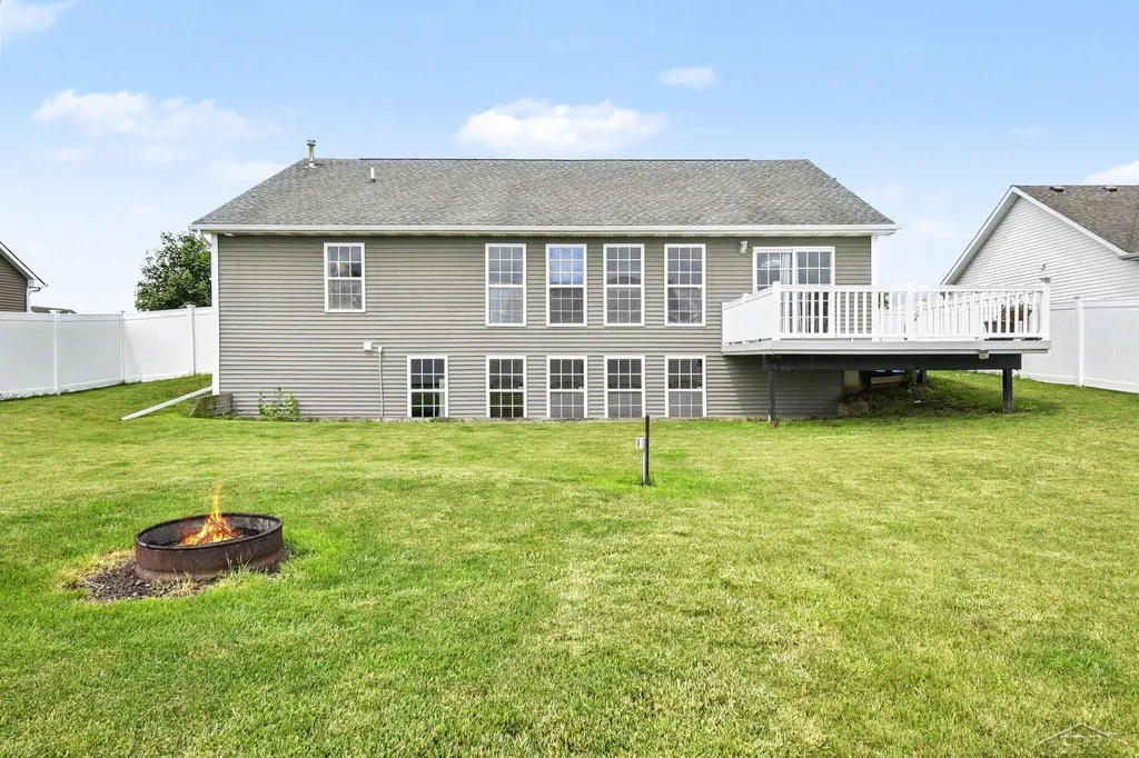 7401 W Ryan Court Frankenlust Township MI 48706