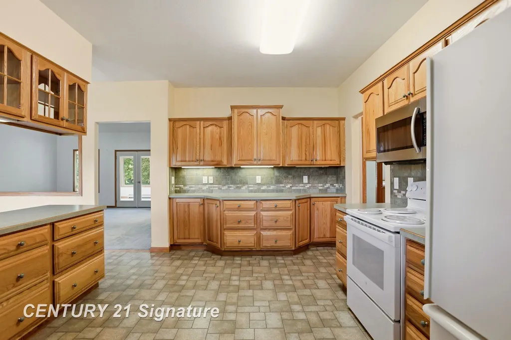8605 Dixie Highway Birch Run Township MI 48415