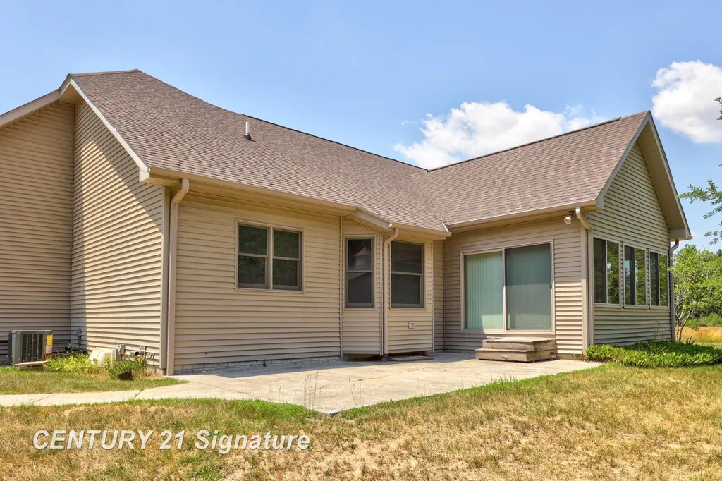 8605 Dixie Highway Birch Run Township MI 48415