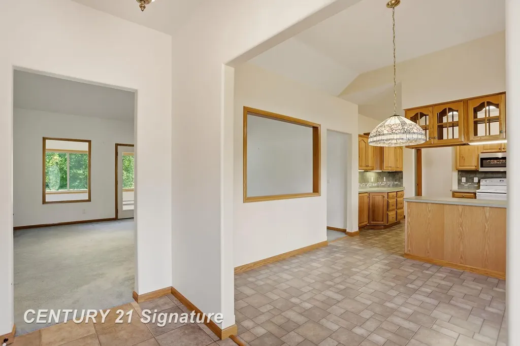 8605 Dixie Highway Birch Run Township MI 48415