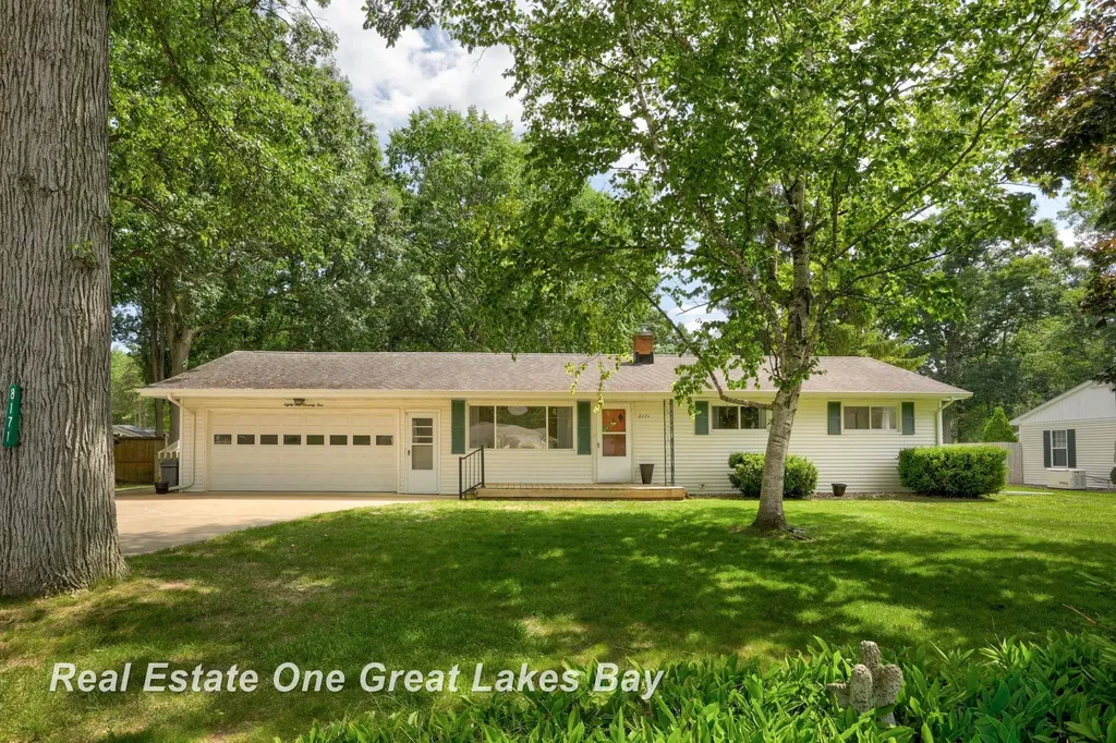 8171 Geddes Road Thomas Township MI 48609