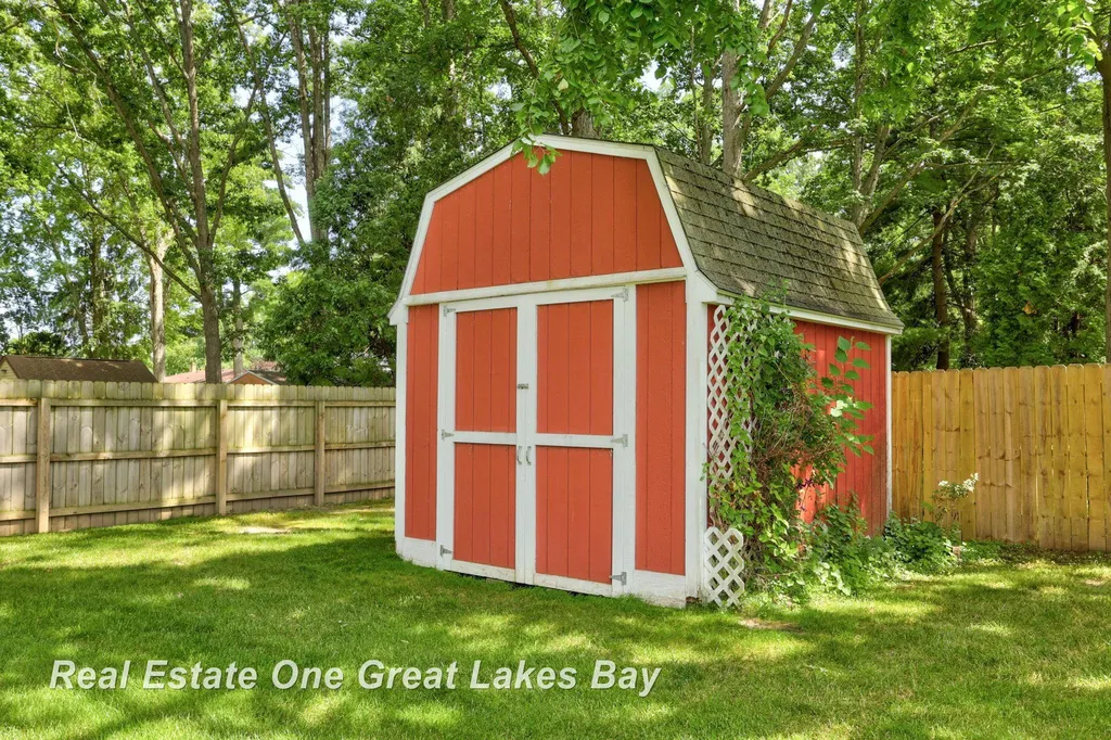 8171 Geddes Road Thomas Township MI 48609