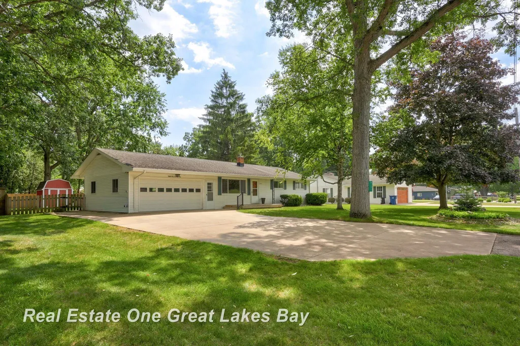 8171 Geddes Road Thomas Township MI 48609