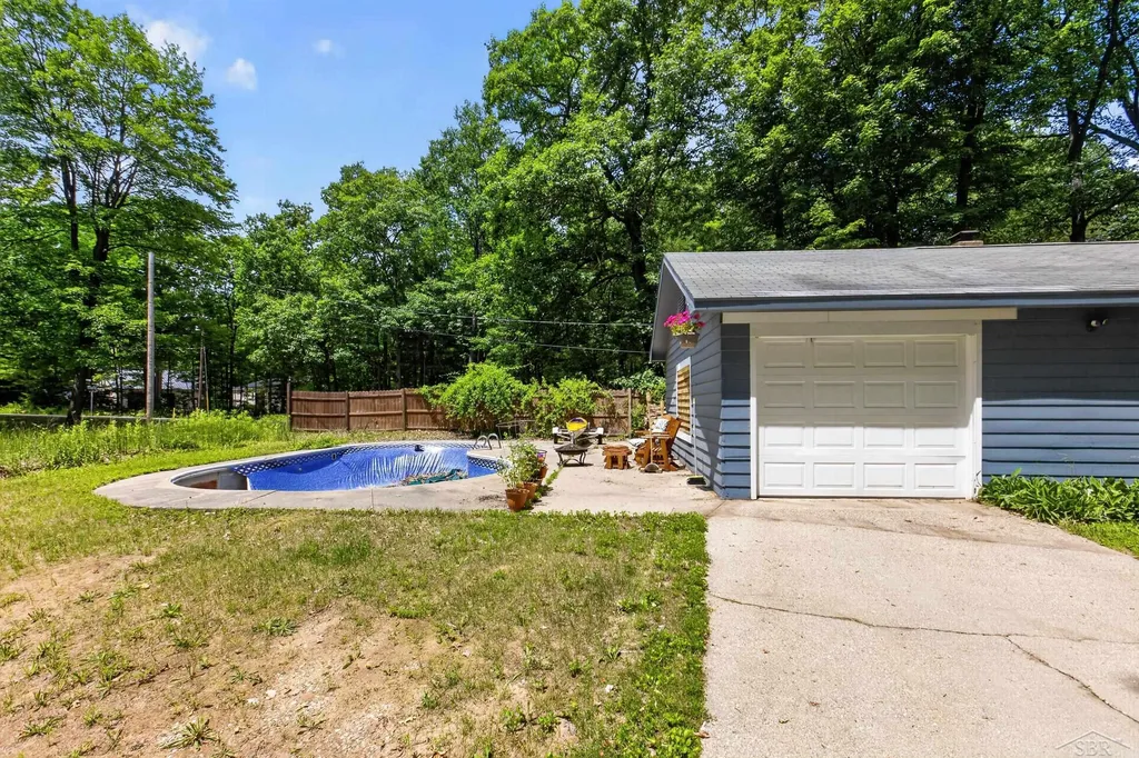 4350 E Arnold Lake Road Frost Township MI 48625