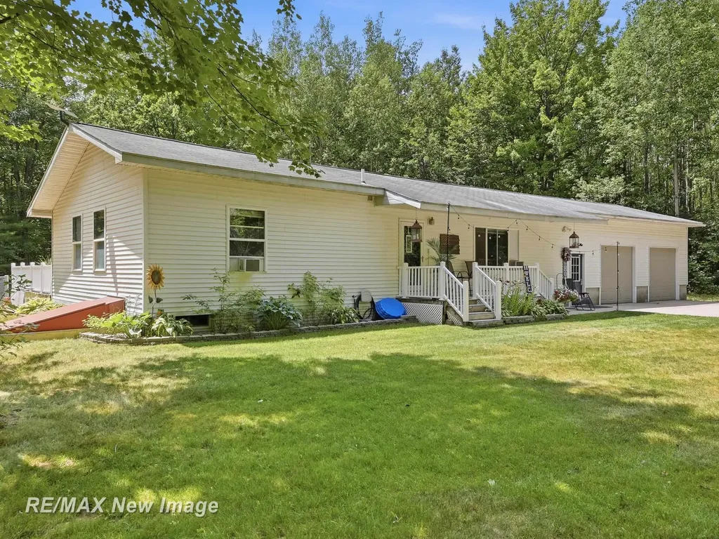 3829 155th Avenue Reed City City MI 49639