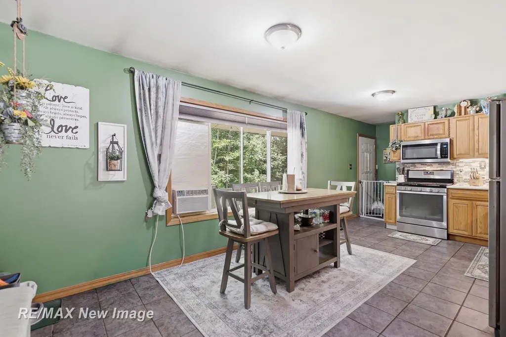 3829 155th Avenue Reed City City MI 49639