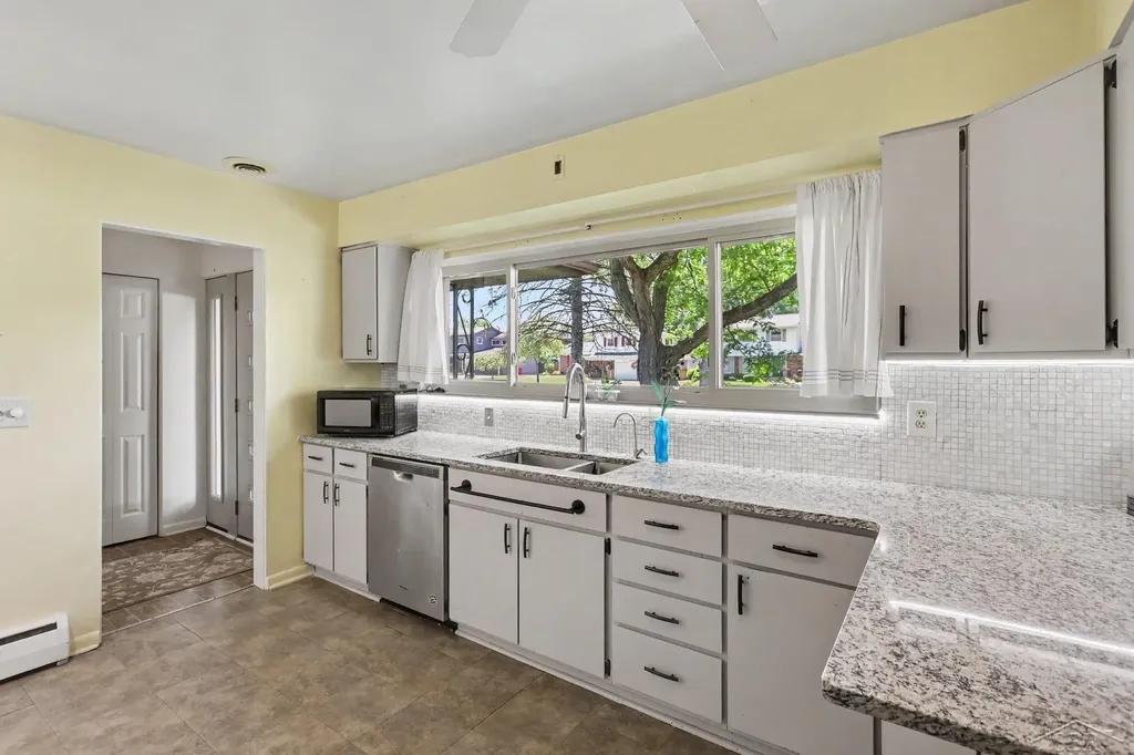 2850 Hemmeter Road Saginaw Charter Township MI 48603