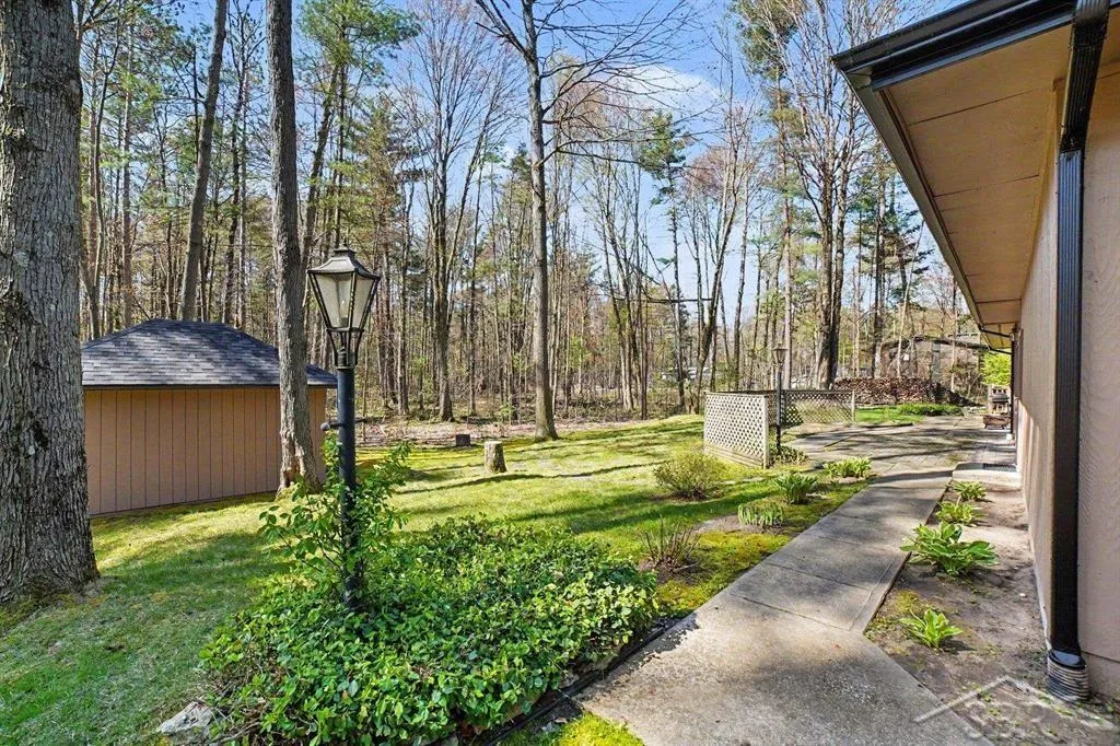 547 W Peterson Drive Sanford Village MI 48657