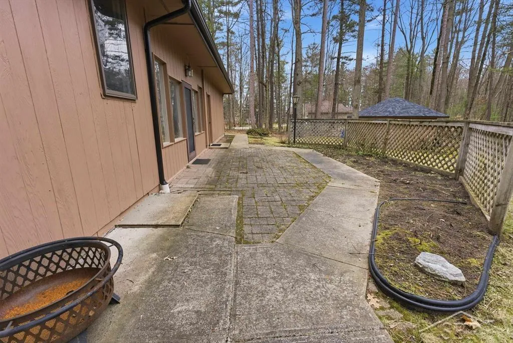 547 W Peterson Drive Sanford Village MI 48657