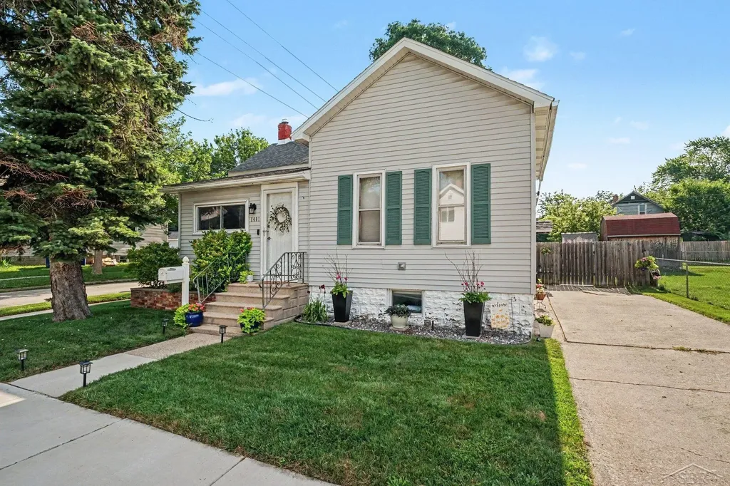 1401 Wilson Street Bay City City MI 48708