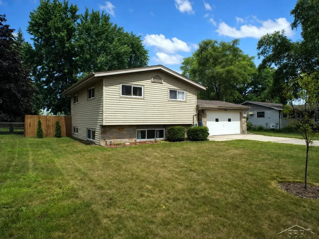 2866 Strieter Drive Monitor Charter Township MI 48706