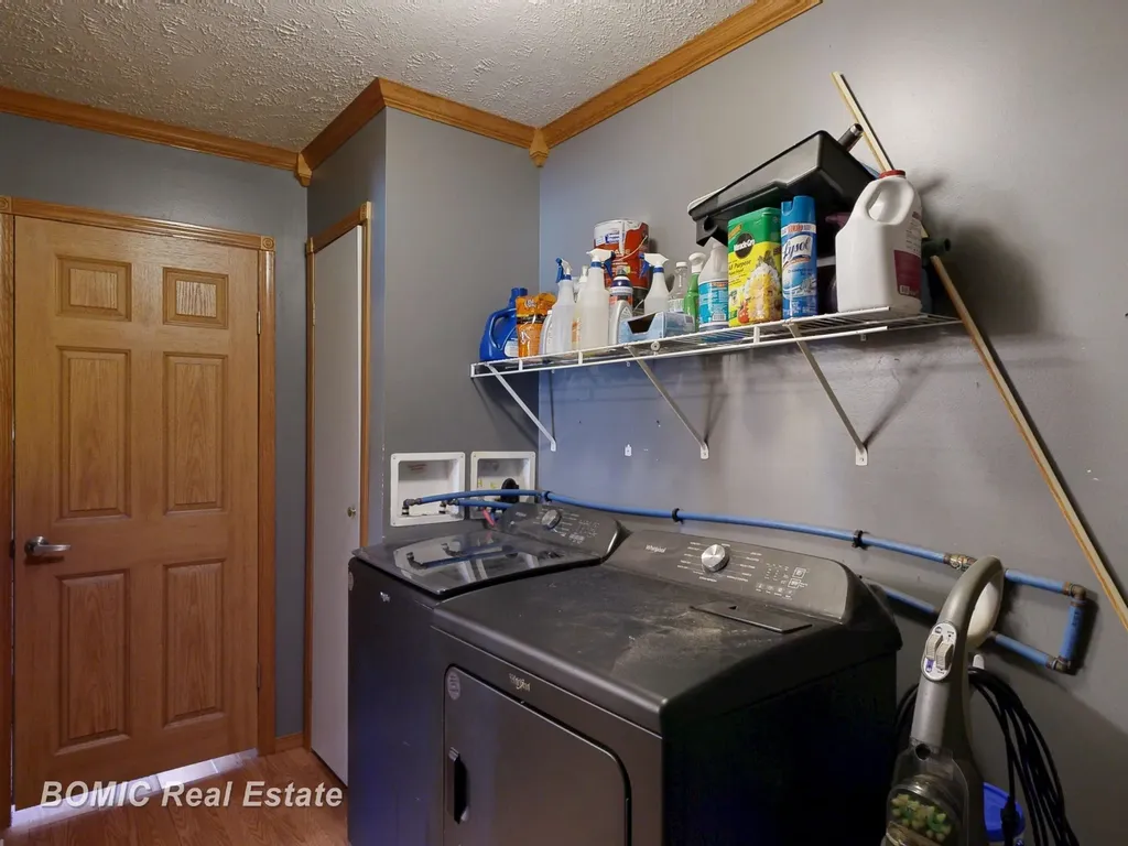 3865 Mushroom Road Wells Township MI 48723