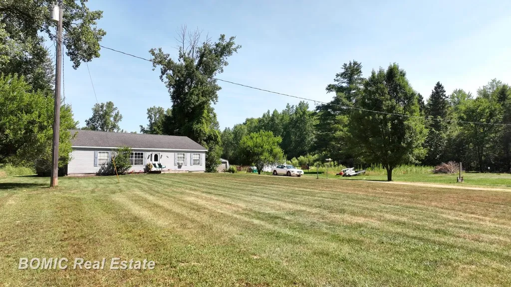 3865 Mushroom Road Wells Township MI 48723