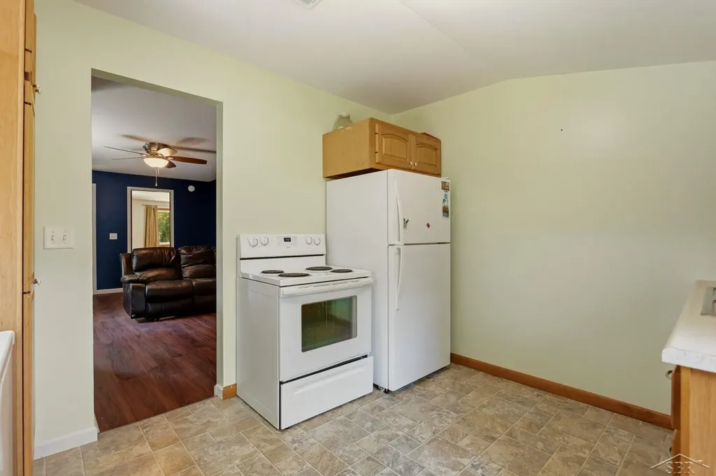 1177 S Poseyville Road Midland Charter Township MI 48640