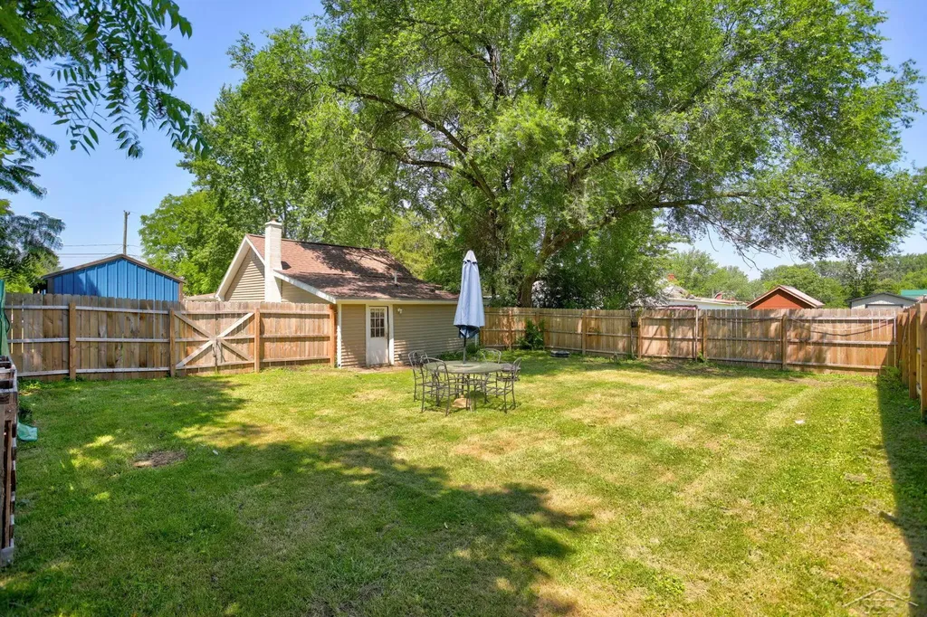 1177 S Poseyville Road Midland Charter Township MI 48640