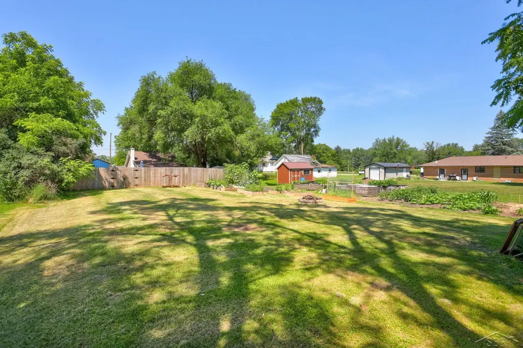 1177 S Poseyville Road Midland Charter Township MI 48640