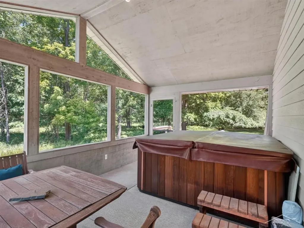 457 E Mier Road Lincoln Township MI 48657