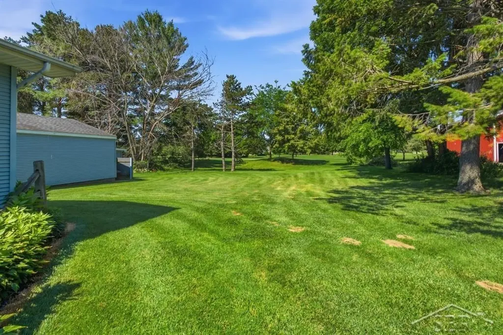 4665 N River Road Thomas Township MI 48623