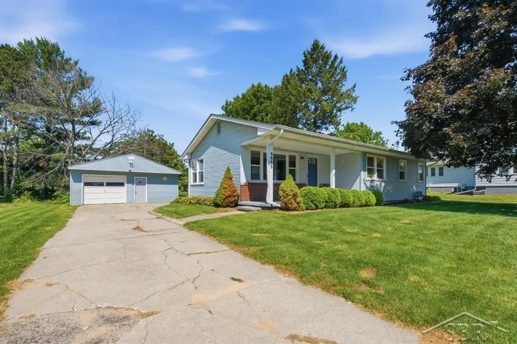 4665 N River Road Thomas Township MI 48623