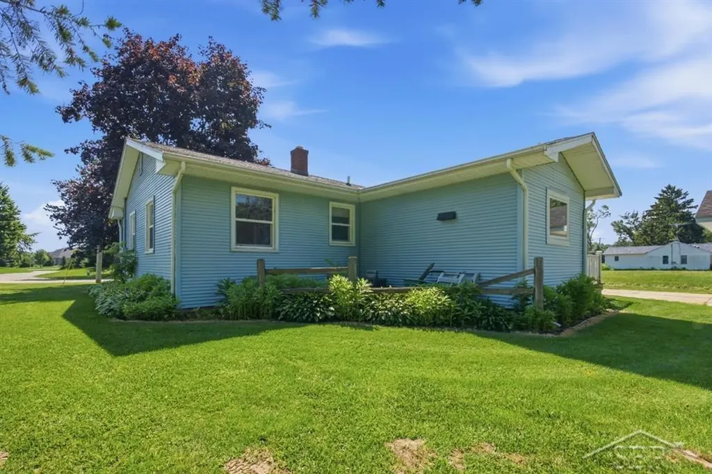 4665 N River Road Thomas Township MI 48623