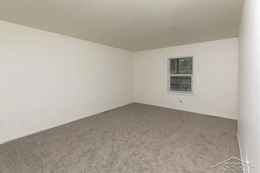 414/416 Willow Street Midland City MI 48642