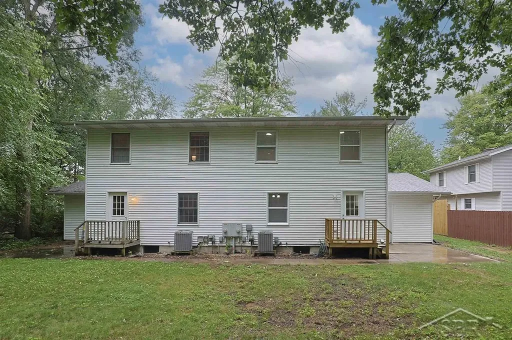 414/416 Willow Street Midland City MI 48642