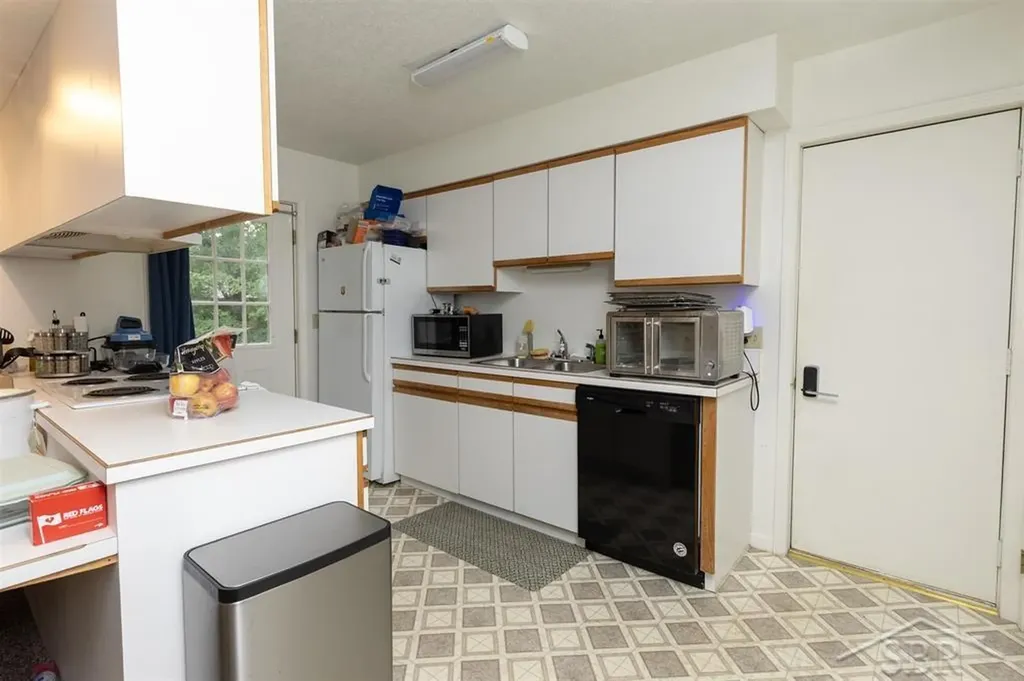 414/416 Willow Street Midland City MI 48642