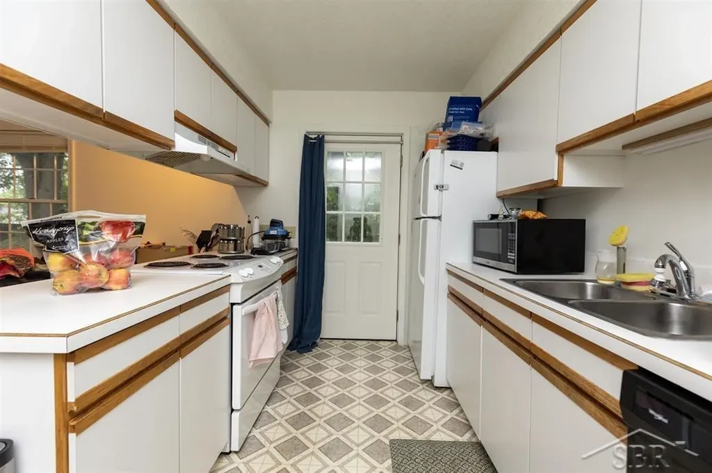 414/416 Willow Street Midland City MI 48642