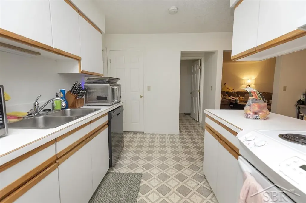 414/416 Willow Street Midland City MI 48642