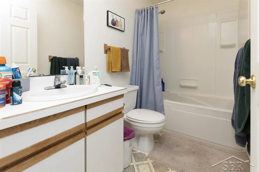 414/416 Willow Street Midland City MI 48642