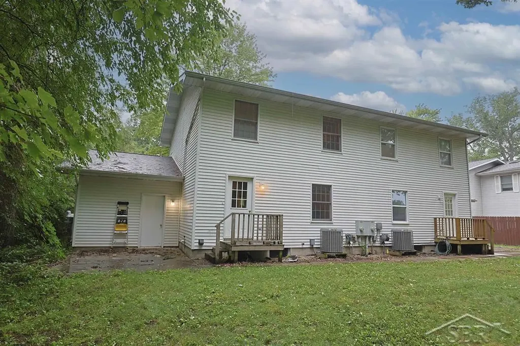 414/416 Willow Street Midland City MI 48642