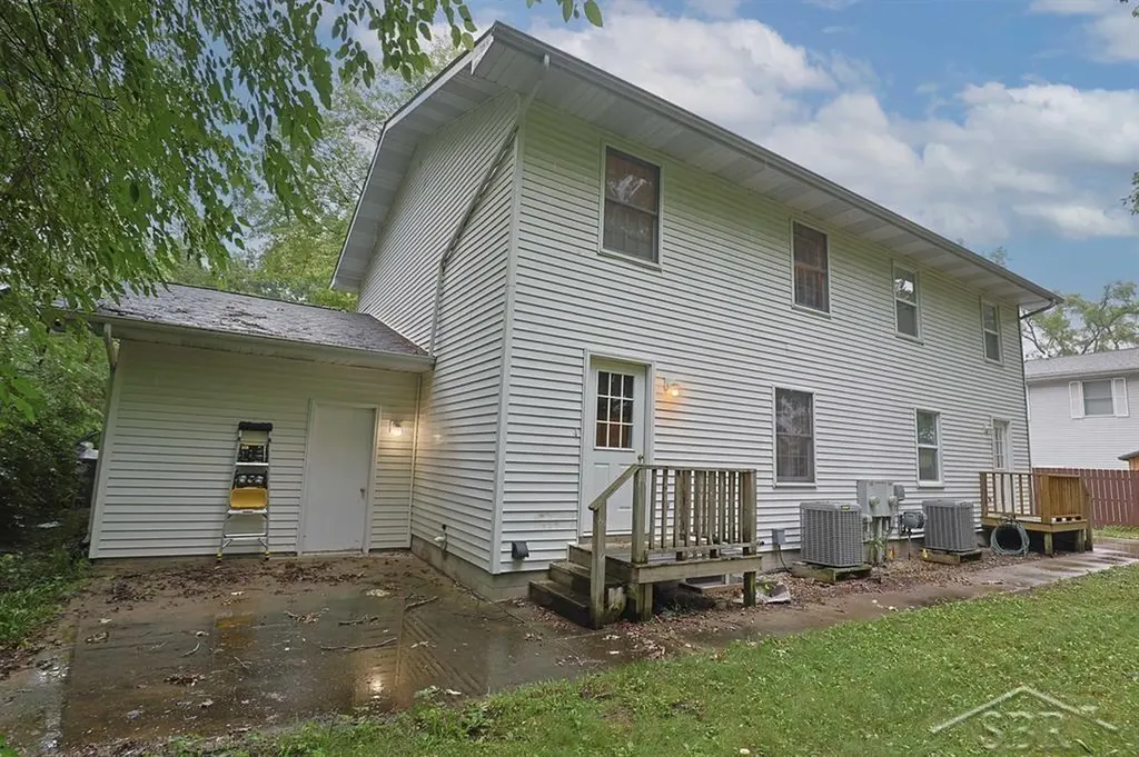 414/416 Willow Street Midland City MI 48642