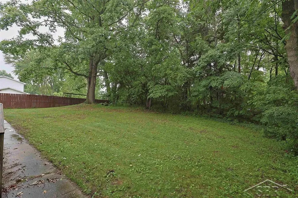 414/416 Willow Street Midland City MI 48642