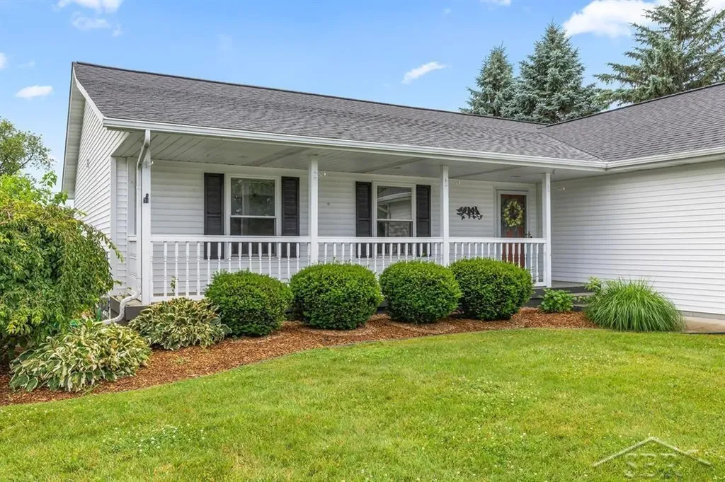 11169 Moorfield Drive Tittabawassee Township MI 48623