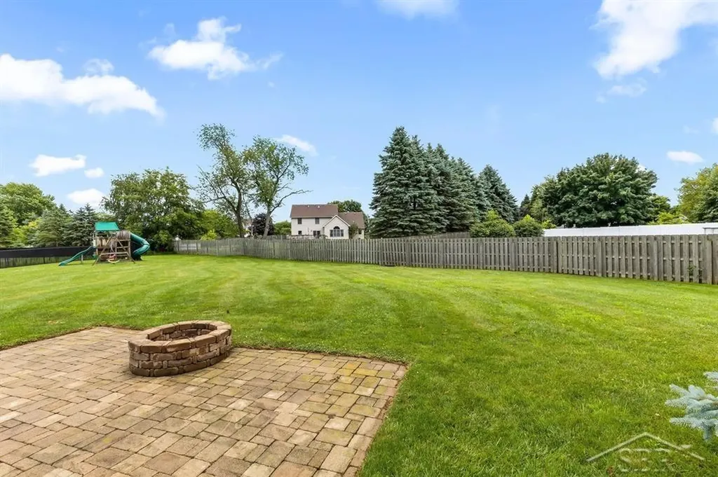 11169 Moorfield Drive Tittabawassee Township MI 48623